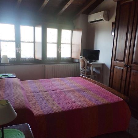 Bed & Breakfast Ca' Di Vissai Arnasco Room photo